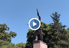 Основите на паметника са частично компрометирани след повече от 50