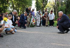 Областният управител на Русе и кметът на града поднесоха венци