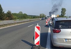 Трафикът се насочва по обходен маршрут от Вакарел през Нови