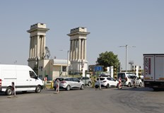 Изискването за декларация съгласие от отсъстващ родител при пътуване на деца