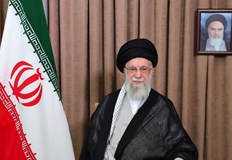 Аятолах Али Хаменей предупреди че ако САЩ се намесят в