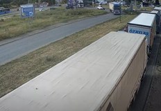 Полиция регулира трафика на кръговото при Дунав мост заради интензивния