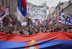 Проучване показва рекордно висок интерес към политиката сред младежите след