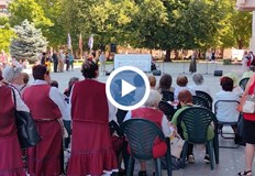 Кметът Пенчо Милков поздрави участниците и им пожела здраве и