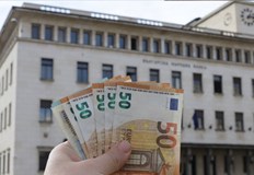 Голяма част от българите остават скептични към преминаването от лев