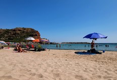 Комфортни условия за плаж въпреки повишеното вълнение днесПриятно лятно време