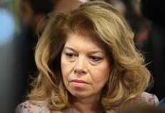 Вицепрезидентът все още не е взела решение по искането на