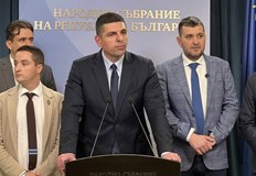 Коалицията обвини партията на Борисов в отглеждане на Възраждане Депутатите от