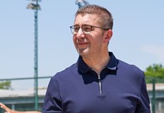 Премиерът на Северна Македония настоява Росен Желязков да се срещне