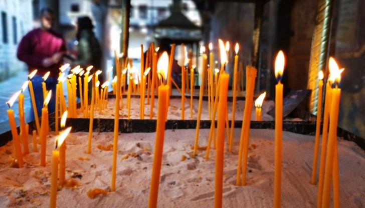 Народните вярвания свързват празника с градинарството и предсказват времето през юни