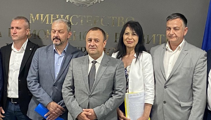 Средствата ще се използват за реконструкция на улици, тротоари и зелени площи до 2027 година