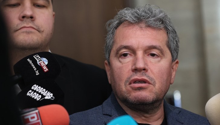 Лидерът на ИТН остро критикува ПП за плановете им да свалят правителството Лидерът на ИТН остро критикува ПП за плановете им да свалят правителството