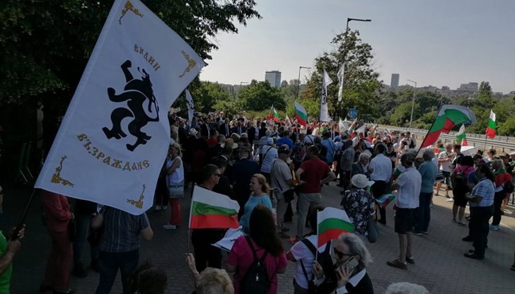 Шествие срещу полицейското насилие спря движението в центъра на София