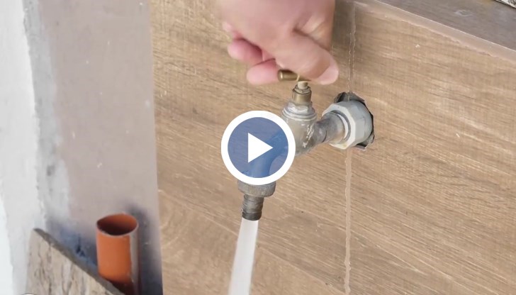 Крайни дол успя да оправи сондажа за пет часа, докато Самораново протестира години наред