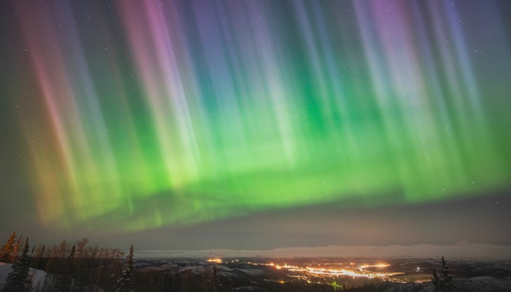 Умерено силна геомагнитна буря ще създаде редкия шанс да видим феномена от нашите географски ширини Умерено силна геомагнитна буря ще създаде редкия шанс да видим феномена от нашите географски ширини