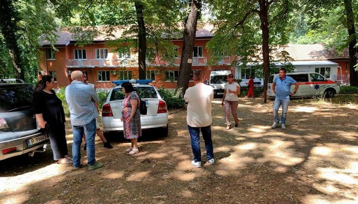 Семействата са притеснени как ще се справят сами