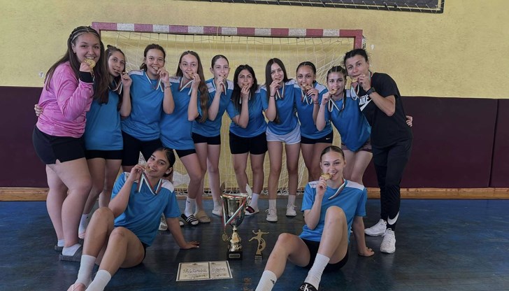 Отборът на СУ "Панайот Волов" получава финансова подкрепа от Община Бяла за участие в международния форум Отборът на СУ "Панайот Волов" получава финансова подкрепа от Община Бяла за участие в международния форум