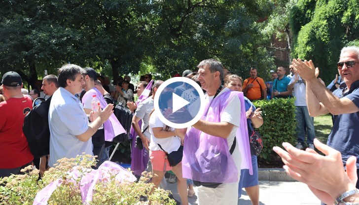 Работещите ще получат 300 лева увеличение със задна дата от април