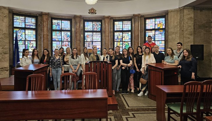 Бъдещите юристи се запознаха с работата на съдебната система отблизо