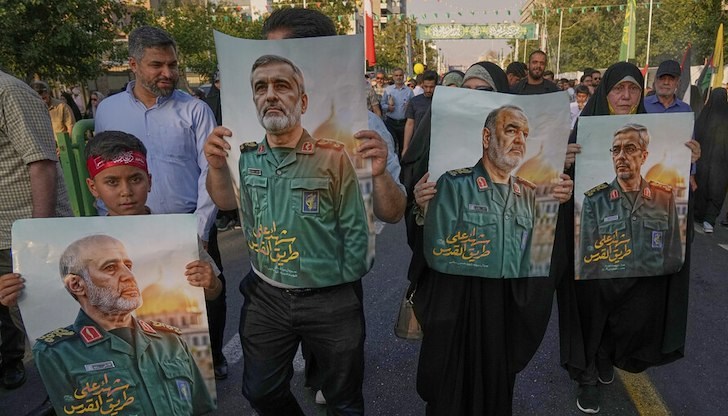 Техеран обещава сурово отмъщение след смъртта на началника на генералния щаб Техеран обещава сурово отмъщение след смъртта на началника на генералния щаб