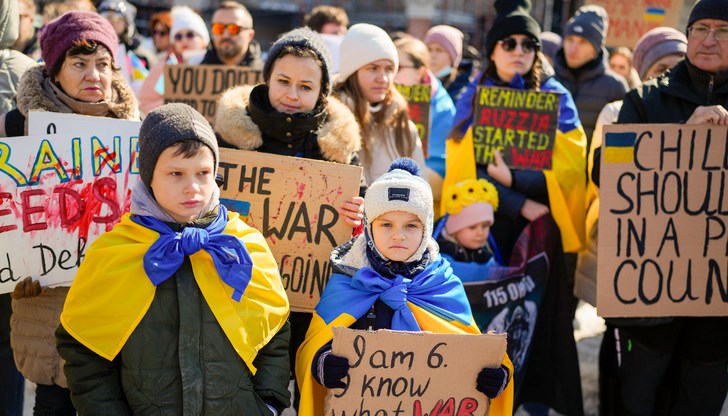 Над 4 милиона украинци ще имат право на работа, образование и здравеопазване в Европа Над 4 милиона украинци ще имат право на работа, образование и здравеопазване в Европа