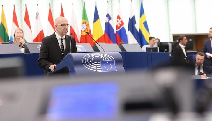 Евродепутатът обвини ръководителите на ЕС, че заблуждават украинския народ за възможна победа срещу Русия Евродепутатът обвини ръководителите на ЕС, че заблуждават украинския народ за възможна победа срещу Русия