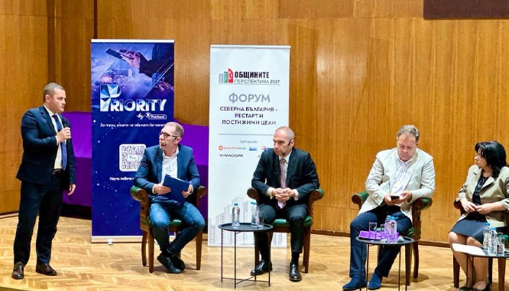 Кметът на Русе изрази критики към програмата за саниране на форума във Велико Търново