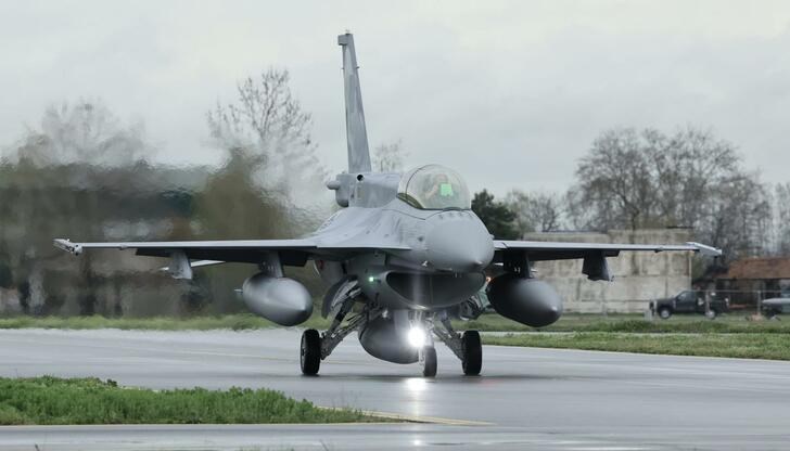 Адмирал Ефтимов: До края на годината ще получим всичките осем F-16