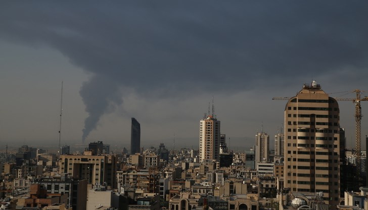 Взривовете се чуват вече от два часа Взривовете се чуват вече от два часа