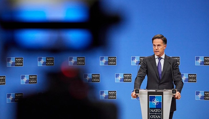 НАТО обсъжда увеличаване на военните разходи за отбрана