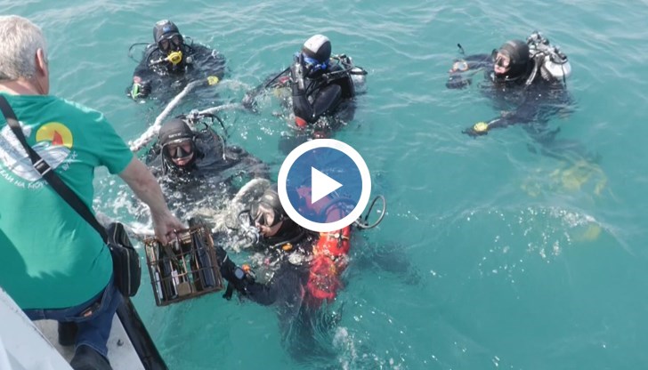 В морските дълбини на 15 метра вече има шест атрактивни експоната, включително автомобил "Чайка"