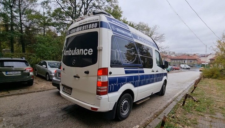 84-годишен шофьор изгуби контрол над автомобил с ремарке 84-годишен шофьор изгуби контрол над автомобил с ремарке