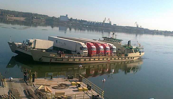 Връзката ще обслужва пътници по време на ремонта на Дунав мост тази нощ