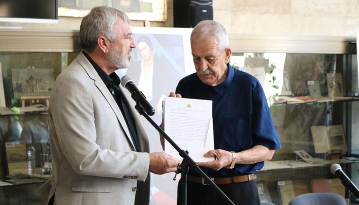 Александър Недков представи шестнадесетата си книга в Русе