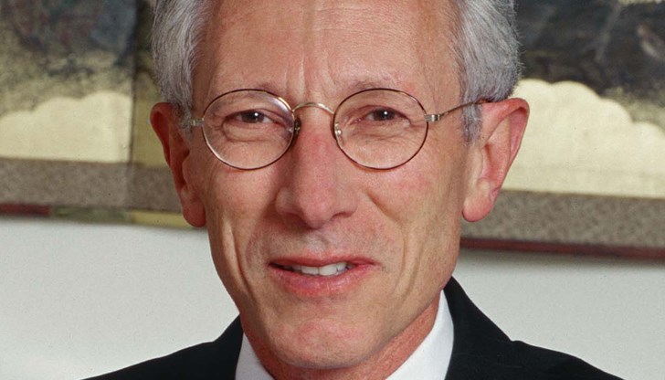 Фишер беше бивш ръководител на Bank of Israel и бивш заместник-ръководител на Федералния резерв на САЩ Фишер беше бивш ръководител на Bank of Israel и бивш заместник-ръководител на Федералния резерв на САЩ