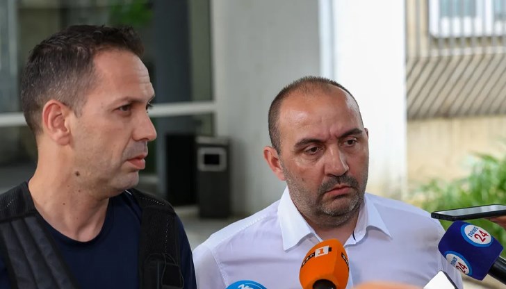 Трима задържани при обработка на 240 килограма безакцизен тютюн в изоставена къща Трима задържани при обработка на 240 килограма безакцизен тютюн в изоставена къща