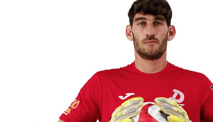 Бившият национал става част от "драконите" след успешна кариера в чужбина