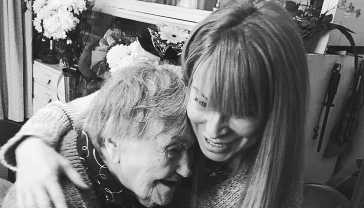 Ако лудостта е най-срамната болест, старостта е най-страшната!, заяви журналистката