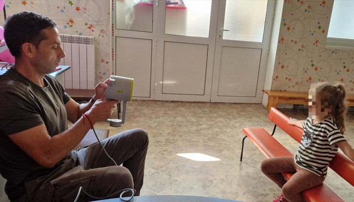 Близо 800 русенски деца от предучилищните групи преминаха през безплатни очни прегледи Близо 800 русенски деца от предучилищните групи преминаха през безплатни очни прегледи