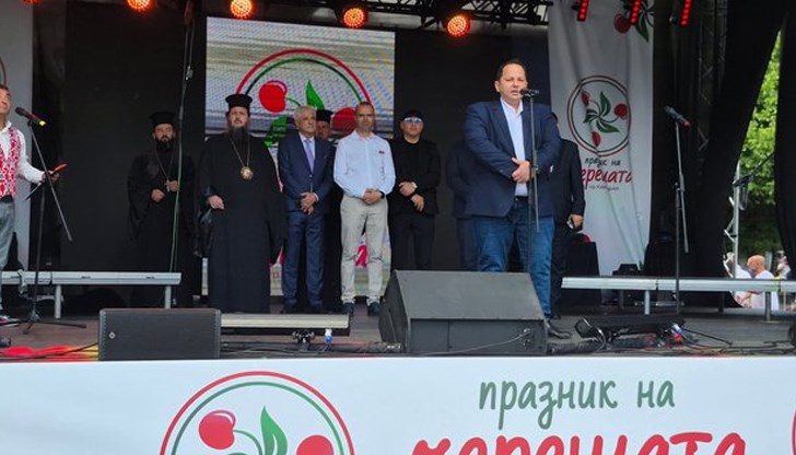 Зам.-министърът на земеделието обяви спешна подкрепа за овощари Зам.-министърът на земеделието обяви спешна подкрепа за овощари