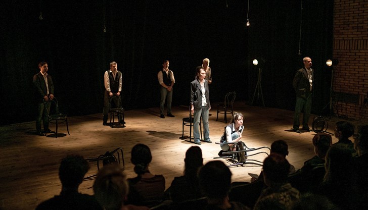 Драматичен театър "Сава Огнянов" представя вълнуващ спектакъл за творчеството на Иван Вазов на открита сцена пред операта