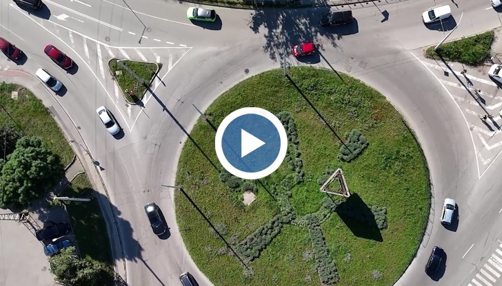 Тази сутрин поставиха новата сигнализация на възловото кръстовище в Русе