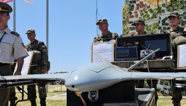 Следващата стъпка ще бъде въоръжаването с ударни безпилотни апарати, обяви генерал Дешков Следващата стъпка ще бъде въоръжаването с ударни безпилотни апарати, обяви генерал Дешков