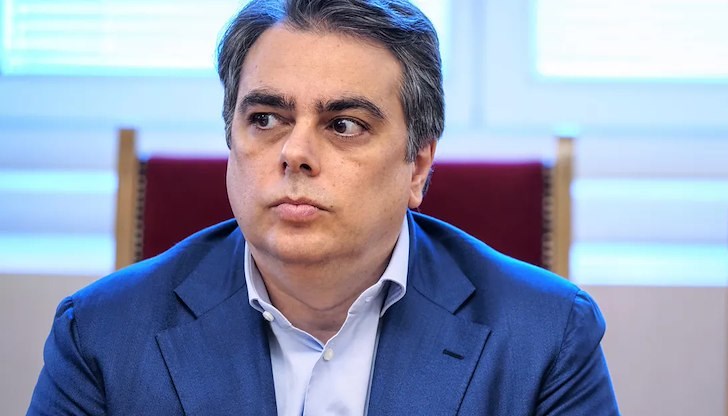 Съпредседателят на ПП-ДБ критикува НАП заради изявленията на Румен Спецов за поскъпването Съпредседателят на ПП-ДБ критикува НАП заради изявленията на Румен Спецов за поскъпването