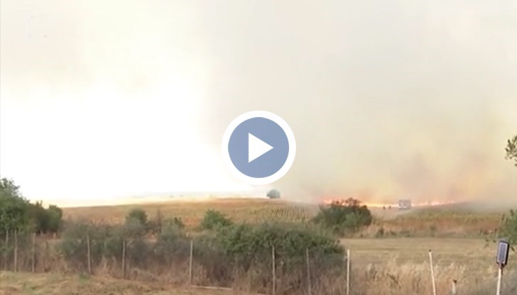 Нямат пожарна служба в близост, екипите пътуват час от Ямбол