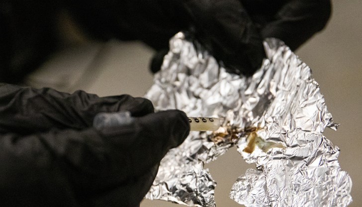 Заловените твърдят, че наркотикът е за лична употреба Заловените твърдят, че наркотикът е за лична употреба