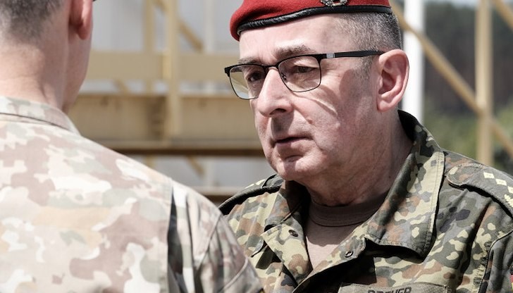 Москва произвежда 1500 танка годишно и трупа оръжия за война с Алианса, предупреди генерал Карстен Бройер Москва произвежда 1500 танка годишно и трупа оръжия за война с Алианса, предупреди генерал Карстен Бройер