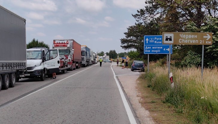 Движението беше преустановено заради тежка катастрофа с жертва Движението беше преустановено заради тежка катастрофа с жертва