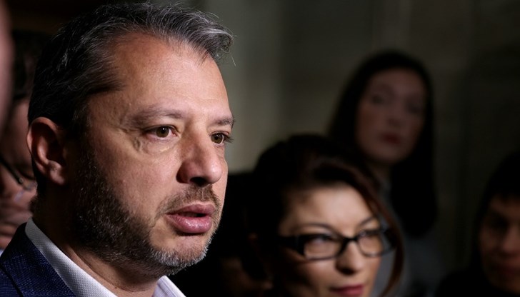 Представители на бизнеса и синдикатите виждат ползи от въвеждането на единната европейска валута от 1 януари 2026 г.