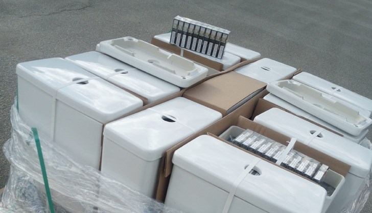 Шофьорът твърдял че пренася цигарите за приятели в Англия